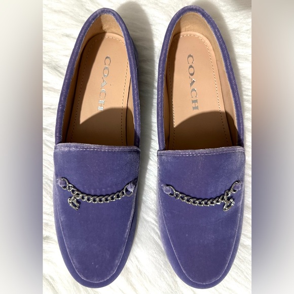 Coach Ladies Velvet Loafers Silver Chain Accent Dark Lavender Size 6.5 NWOB - Picture 3 of 14